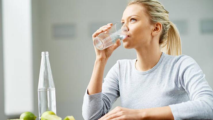 Aşırı su içip sık yemeye başladıysanız diyabet riskine dikkat edin!