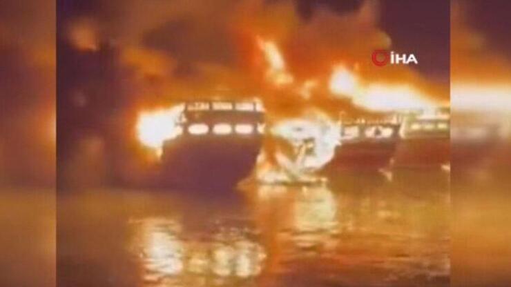 İran’da limanda demirli 7 tekne alev alev yandı