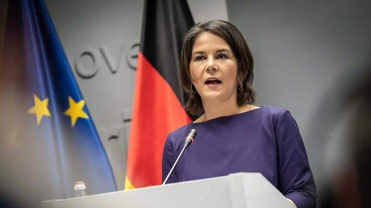 Almanya Dışişleri Bakanı Baerbock: "Ukrayna'ya acilen ağır silah gönderilmeli"