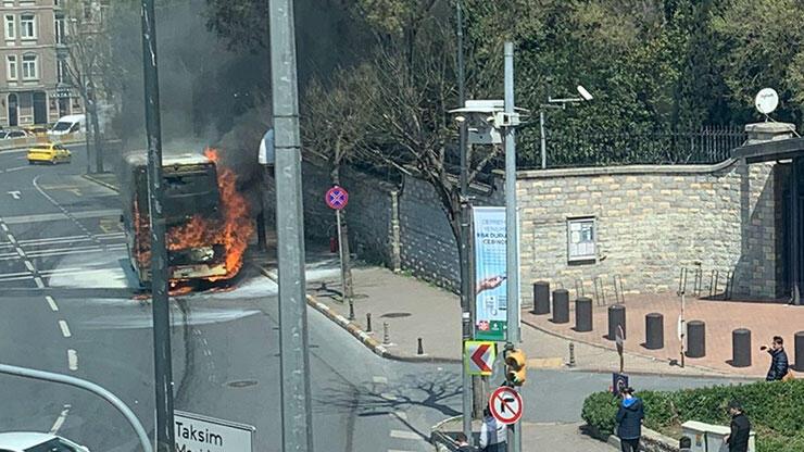 Son dakika... İstanbul'da belediye otobüsü alev alev yandı 