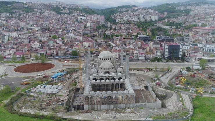 Trabzon için bayram namazı saati 2 Mayıs 2022 Diyanet! Trabzon bayram namazı vakti! Trabzon Ramazan bayramı namazı kaçta kılınıyor?