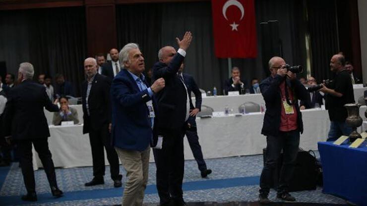Son dakika... Fenerbahçe Kulübü Yüksek Divan Kurulu toplantısında gerginlik
