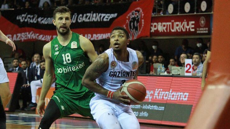 Darüşşafaka Gaziantep Basket'i yenerek yarı finale çıktı