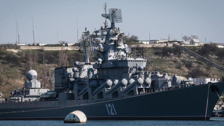 Rusya'dan geri adım! Savaş gemilerini 100 kilometre çektiler