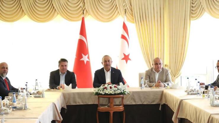 Dışişleri Bakanı Çavuşoğlu, KKTC’de sivil toplum örgütü temsilcileriyle buluştu