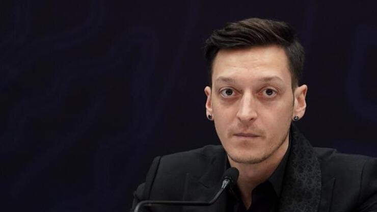 Mesut Özil'den açıklama: Tatil yapmaya gelmedim
