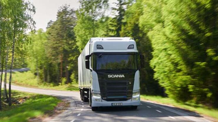Scania elektrikli kamyon 300 km menzille geldi