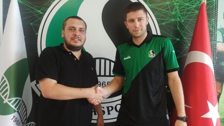 Artem Kravets Sakaryaspor'a imza attı