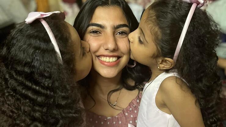 Mısırlı şarkıcı, kilise yangınında 6 akrabasını kaybetti
