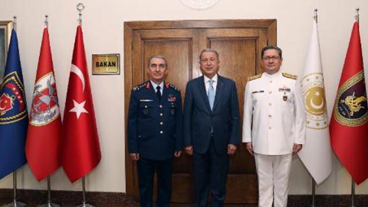 Bakan Akar, Deniz Kuvvetleri Komutanı Özbal ve Hava Kuvvetleri Komutanı Küçükakyüz'ü kabul etti