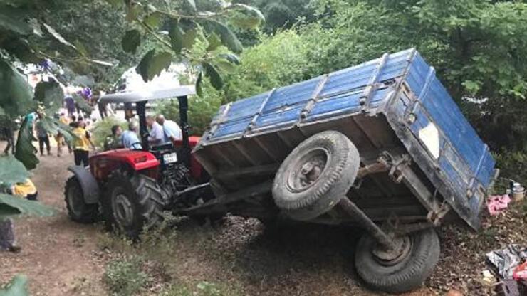Fındık işçilerini taşıyan traktörün römorku devrildi: 7 yaralı