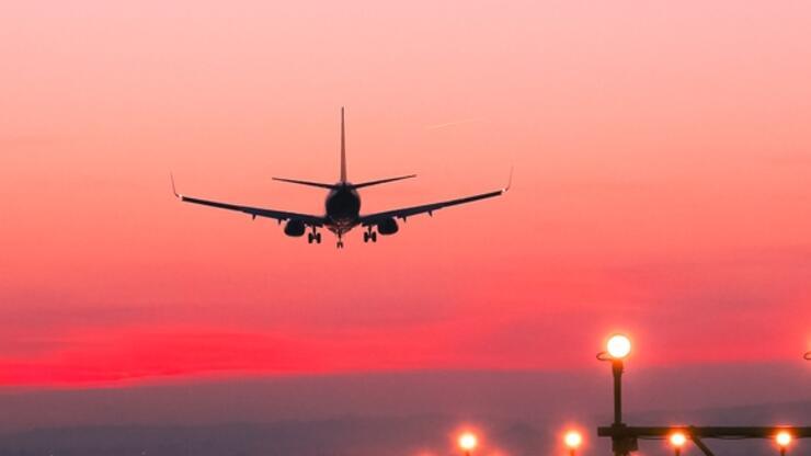 Kenya Havayolları'na ait uçakta bir yolcu öldü