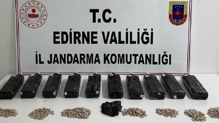 Edirne'de 13 kilogram afyon sakızı ile 967 adet uyuşturucu hap ele geçirildi