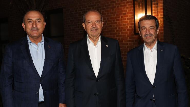 Çavuşoğlu, KKTC Cumhurbaşkanı Tatar ve mevkidaşı Ertuğruloğlu ile görüştü