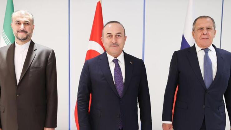 Bakan Çavuşoğlu, Rus mevkidaşı Lavrov ve İranlı mevkidaşı Abdullahiyan ile bir araya geldi
