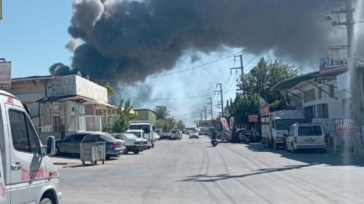 İzmir'de fabrika yangını: Ekiplerin müdahalesi başladı