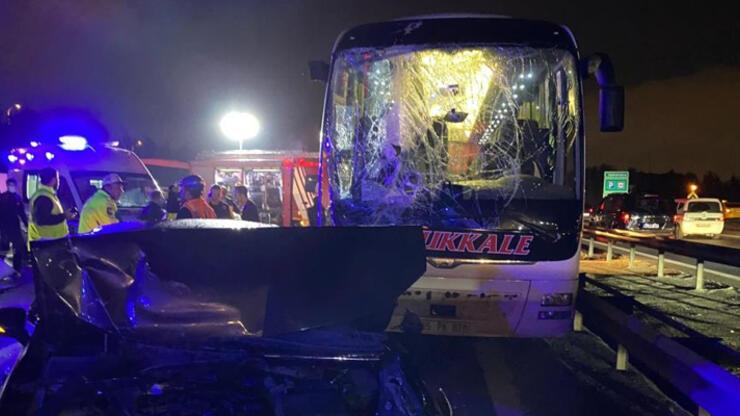 Sancaktepe'de korkutan kaza! Yolcu otobüsü kazaya karıştı
