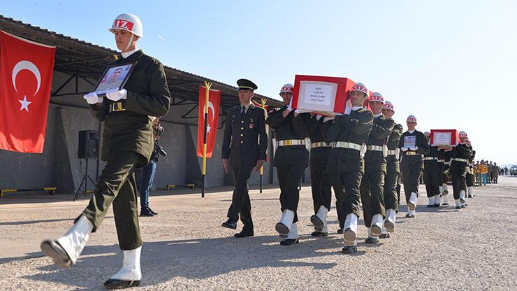 Şırnak'ta şehitler için askeri tören