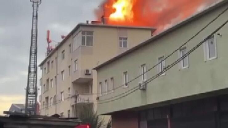 Tuzla'da 4 katlı binada yangın: Tahliye edildiler 