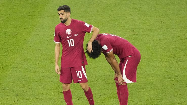 Dünya Kupası'na veda eden ilk takım ev sahibi Katar oldu