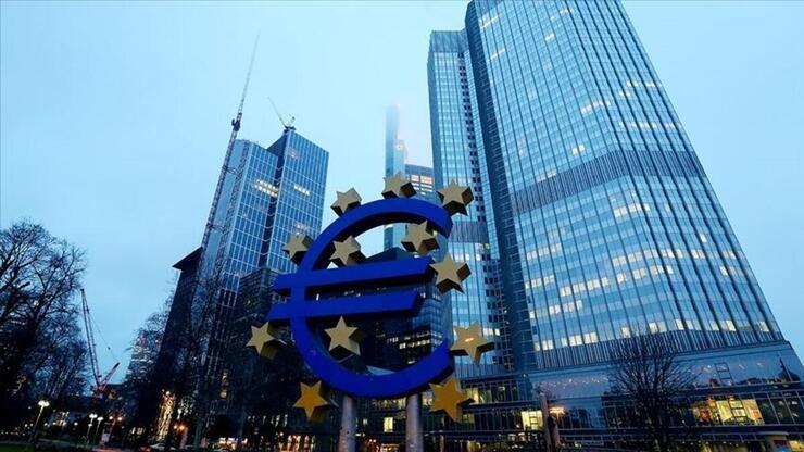 ECB üyesi: Euro Bölgesi'nde resesyon riski büyüyor