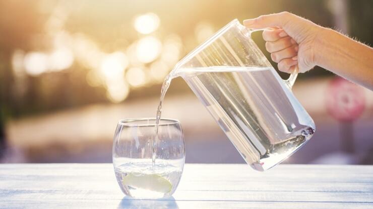 Yeni araştırma: Günde 2 litre su içmeye gerek yok
