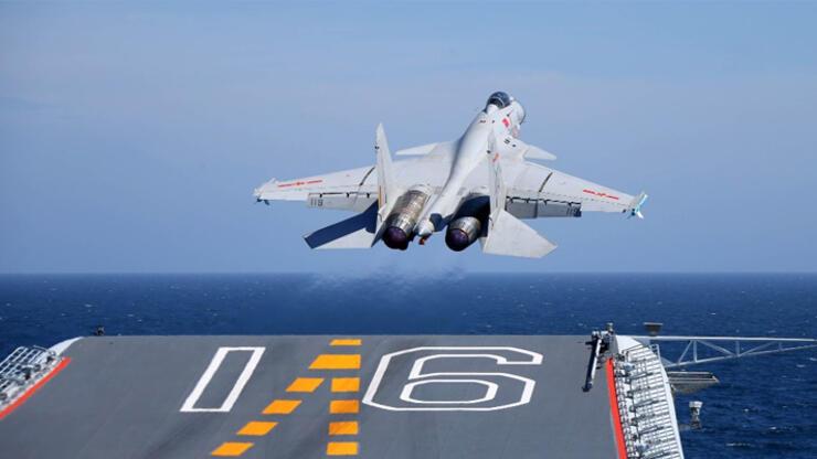 Belgeselle ortaya çıktı: Çin'in en gelişmiş savaş uçağı J-15'ler çakma mı? 
