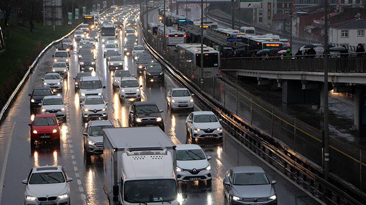 Son dakika... İstanbul'da yağmur trafiği!