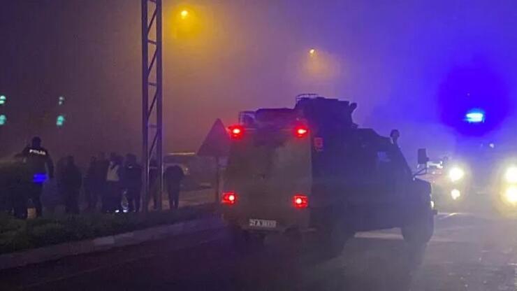Son dakika...Diyarbakır'da polis servisine bombalı saldırı!