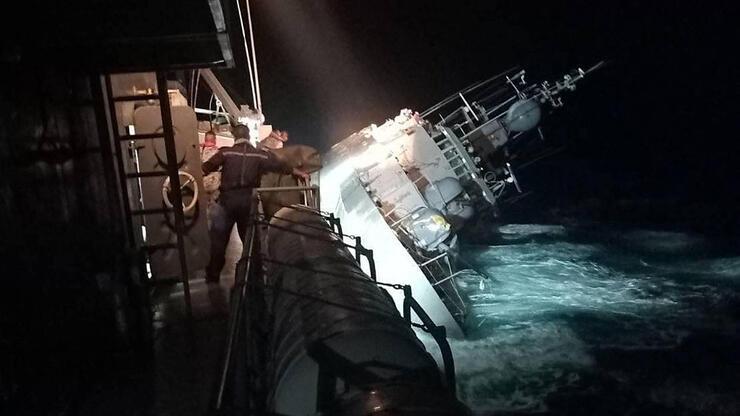 Tayland donanmasına ait gemi battı: 31 asker aranıyor