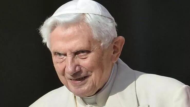 Son dakika: Eski Papa 16. Benedict hayatını kaybetti