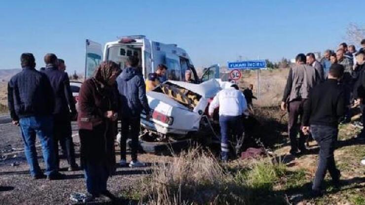 Şanlıurfa'da 2 otomobilin çarpıştığı kazada anne- baba ve 4 yaşındaki kızları öldü