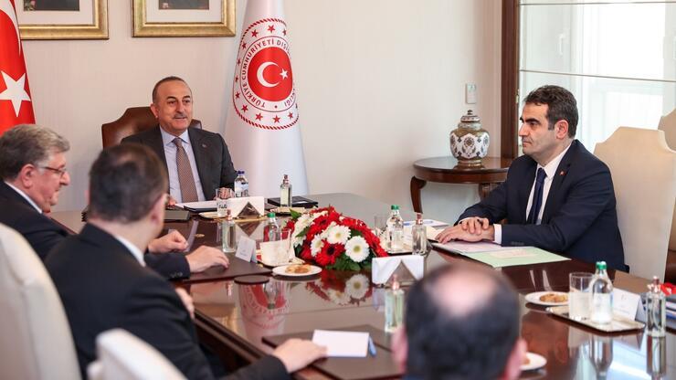 Türkiye'den Suriye diplomasisi: Bakan Çavuşoğlu Suriye'deki muhalif grup liderleriyle görüştü