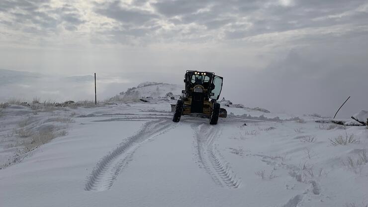 Tunceli’de kar yağışı nedeniyle 47 köy yolu ulaşıma kapandı