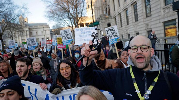 İngiltere'de grevleri kısıtlayan yasa tasarısı Avam Kamarası'ndan geçti