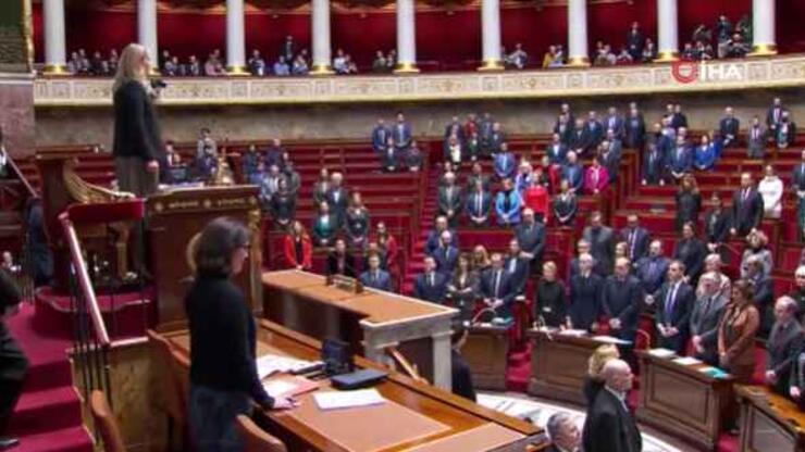 Fransa Ulusal Meclisi, Türkiye'de depremde hayatını kaybedenler için saygı duruşunda bulundu