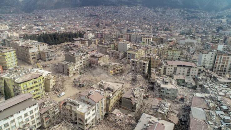 Deprem bölgesinde yıkılan binalarla ilgili 247 tutuklama