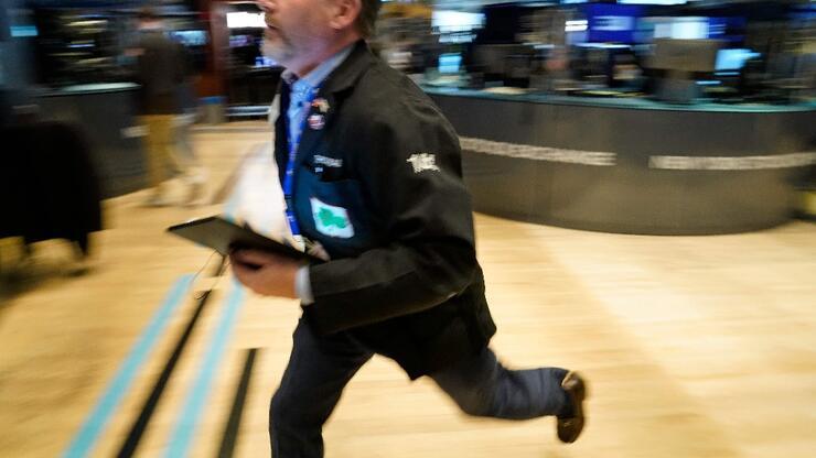 Wall Street yatay açıldı