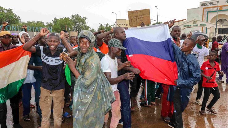 Fransa'dan Nijer'deki büyükelçilik protestosuna kınama - Dünya Haberleri