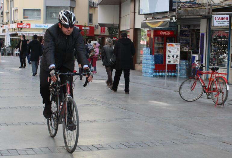İzmirde 5 bin kişi işe bisikletle gidiyor