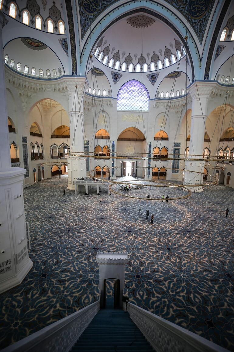Çamlıca Camii ibadete açılıyor