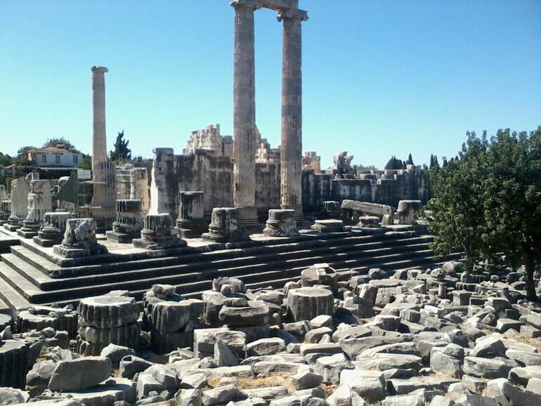 Apollon Tapınağı Nerede, Nasıl Gidilir Apollon Tapınağı Tarihi Ve Özellikleri...
