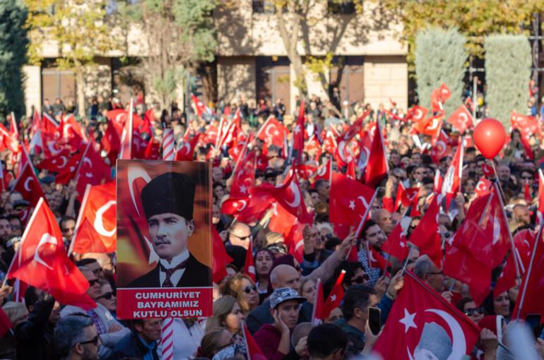 29 Ekim Cumhuriyet Bayramı kutlu olsun mesajları 2022 resimli Atatürk’ün Cumhuriyet ile ilgili sözleri...