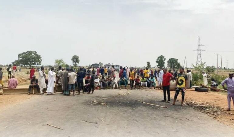 Nijerya’da düğün konvoyuna pusu: 29 kişi kaçırıldı