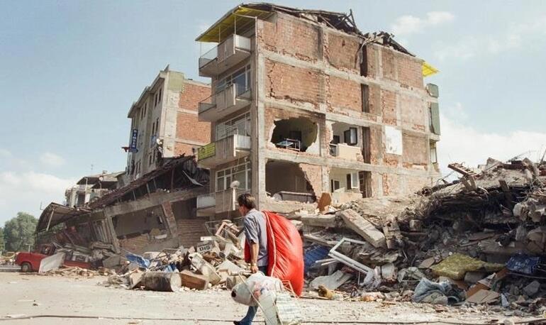 17 Ağustos 1999 Marmara depremi saat kaçta, kaç şiddetinde, kaç saniye sürdü Gölcük (İzmit) depreminde kaç kişi öldü