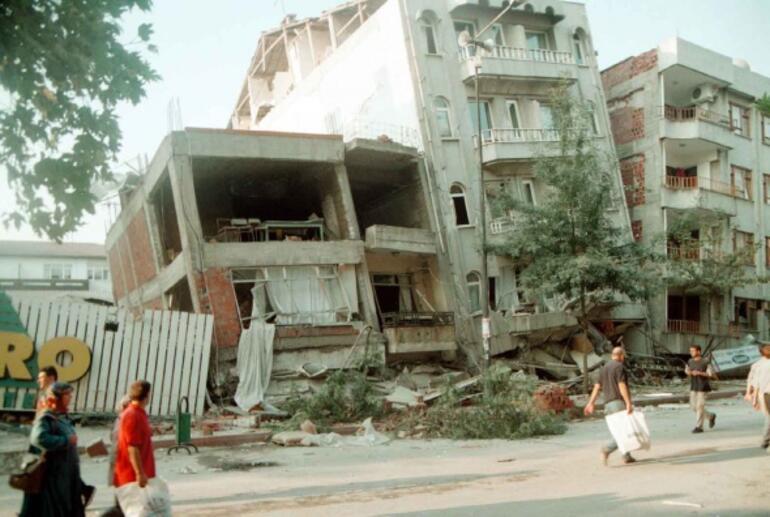 17 Ağustos 1999 depreminde kaç kişi öldü 1999 Gölcük depremi saat kaçta, kaç şiddetinde, kaç saniye sürdü