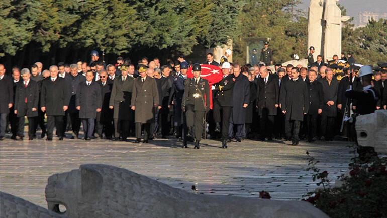 Son dakika... Atatürkü saygıyla anıyoruz: Devlet erkanı Anıtkabirde