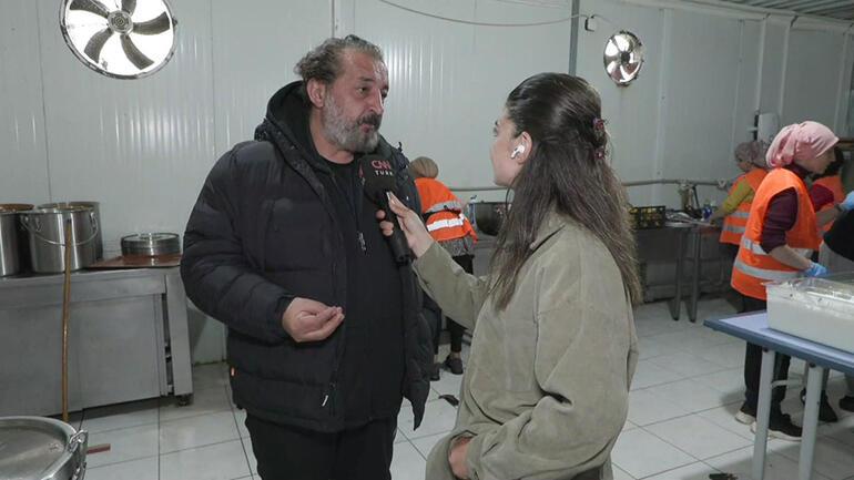 Ünlü Şef Mehmet Yalçınkaya gıda yardımı yapacaklara seslendi