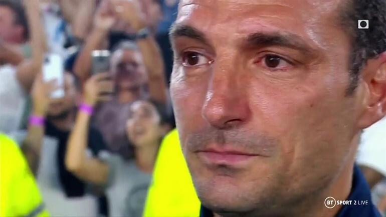 Arjantinli taraftarlar futbolcuları ağlattı