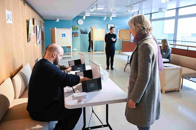 Finlandiyada genel seçim için oy verme işlemi başladı